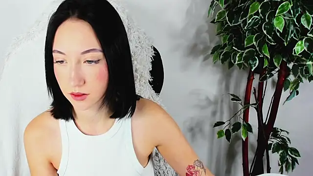 Snapshot of EileenMoores chatting on 09/10/25, 06:02 EileenMoores online show from 09/10/25, 06:02