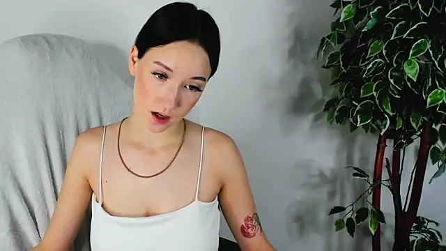 Snapshot of EileenMoores chatting on 09/20/25, 06:36 EileenMoores online show from 09/20/25, 06:36