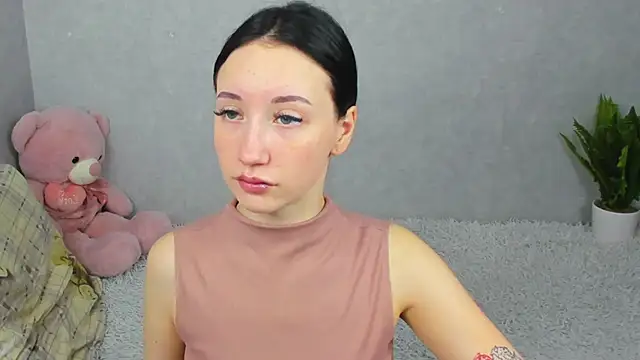 EileenMoores online show from 12/19/25, 07:32