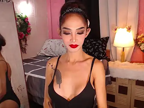 XXXQueenofTransXXX online show from 02/04/26, 12:05