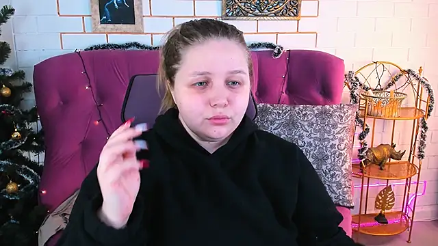 Snapshot of SladaDell chatting on 01/15/26, 09:14 SladaDell online show from 01/15/26, 09:14