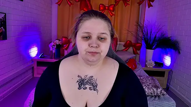 Snapshot of SladaDell chatting on 02/15/26, 09:19 SladaDell online show from 02/15/26, 09:19