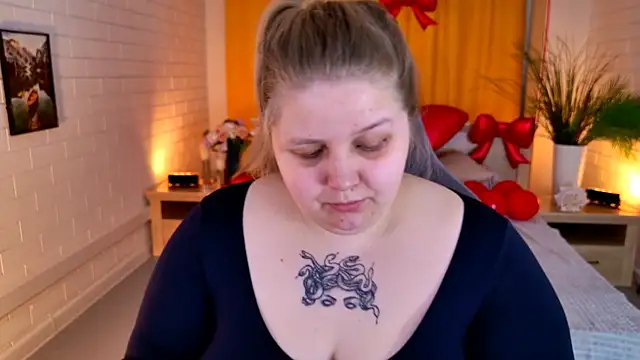 Snapshot of SladaDell chatting on 02/22/26, 09:08 SladaDell online show from 02/22/26, 09:08