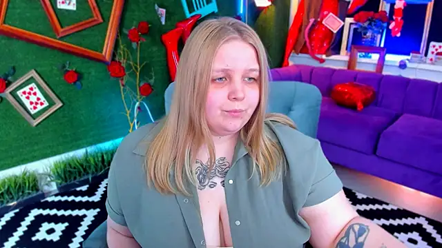 Snapshot of SladaDell chatting on 02/25/26, 02:37 SladaDell online show from 02/25/26, 02:37