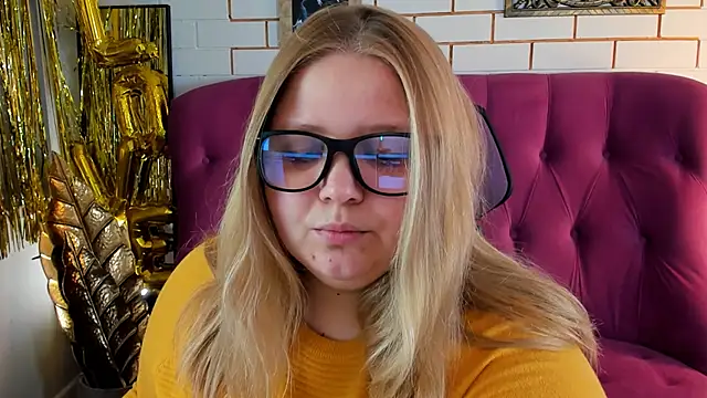 Snapshot of SladaDell chatting on 03/05/26, 09:16 SladaDell online show from 03/05/26, 09:16