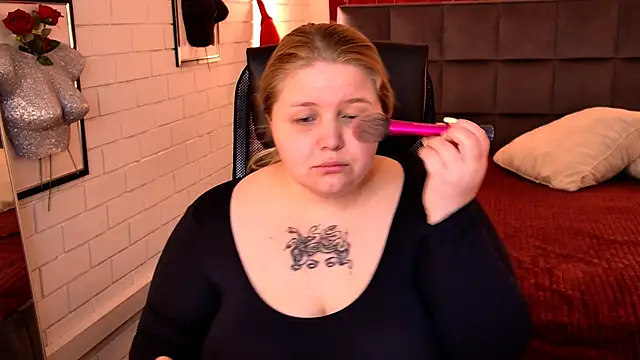 Snapshot of SladaDell chatting on 03/17/26, 09:12 SladaDell online show from 03/17/26, 09:12