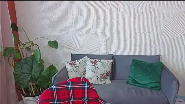 Snapshot of Vel1ka chatting on 09/16/25, 09:43 Vel1ka online show from 09/16/25, 09:43