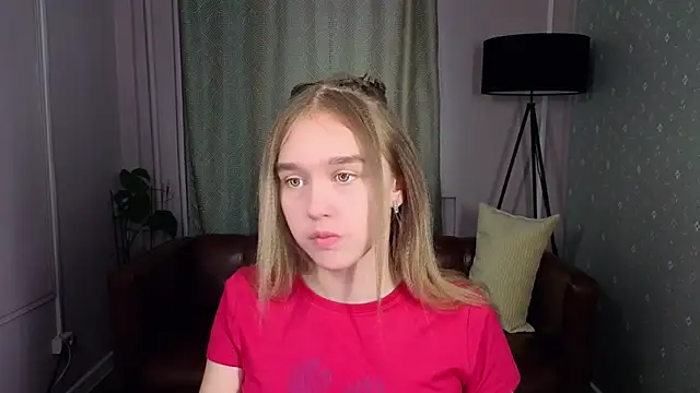 Snapshot of Vel1ka chatting on 11/11/25, 10:26 Vel1ka online show from 11/11/25, 10:26