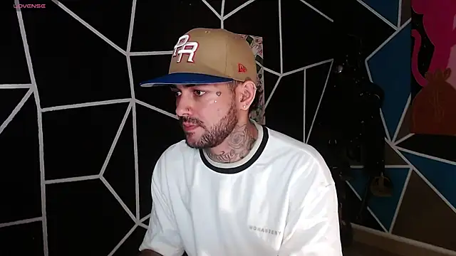 nicolastorres99 online show from 10/30/25, 02:02