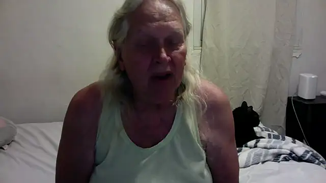 OldLadySara online show from 10/20/25, 12:33
