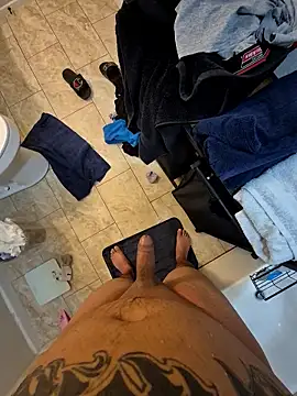 Snapshot of EsDezz88 chatting on 12/19/25, 01:34 EsDezz88 online show from 12/19/25, 01:34