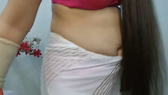 Snapshot of ruby100 chatting on 10/17/25, 05:26 ruby100 online show from 10/17/25, 05:26