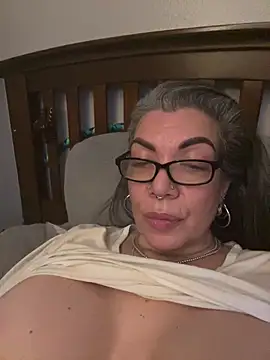 dieseldame1313 online show from 01/20/25, 11:02