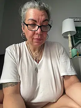 dieseldame1313 online show from 01/21/25, 03:54