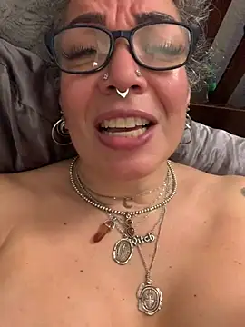 dieseldame1313 online show from 02/05/25, 05:30