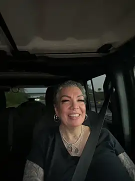 dieseldame1313 online show from 02/14/25, 11:53