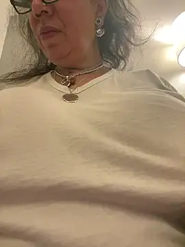 dieseldame1313 online show from 03/13/25, 01:43