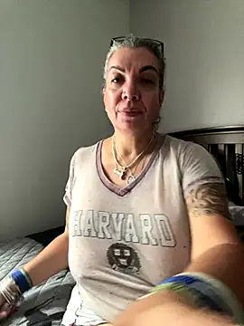 dieseldame1313 online show from 10/05/25, 09:45