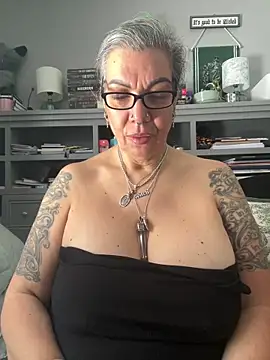 dieseldame1313 online show from 05/07/26, 03:50