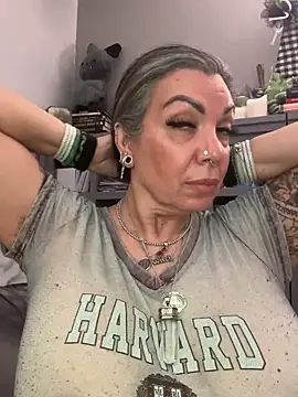 dieseldame1313 online show from 05/20/26, 01:01