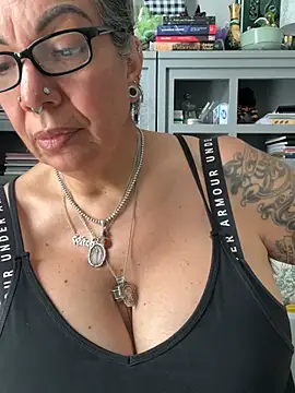 dieseldame1313 online show from 06/18/26, 10:25