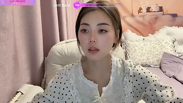 Snapshot of bao-bao- chatting on 07/11/26, 05:15 bao-bao- online show from 07/11/26, 05:15