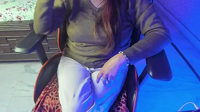 ShylaGill online show from 12/04/25, 05:32