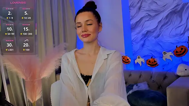 Aria Mila online show from 10/27/25, 03:10