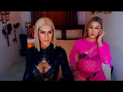 Snapshot of MystiqueQueen chatting on 09/21/25, 05:42 MystiqueQueen online show from 09/21/25, 05:42