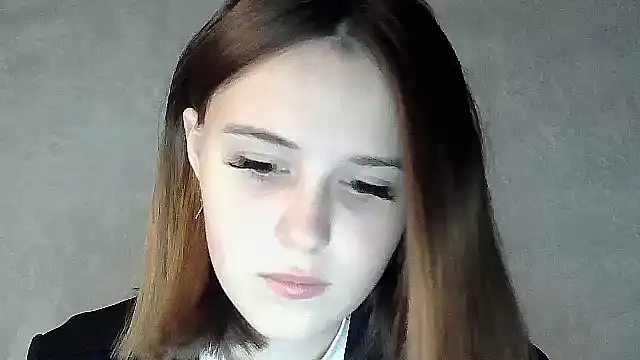 SweetLoraa online show from 10/05/25, 05:00