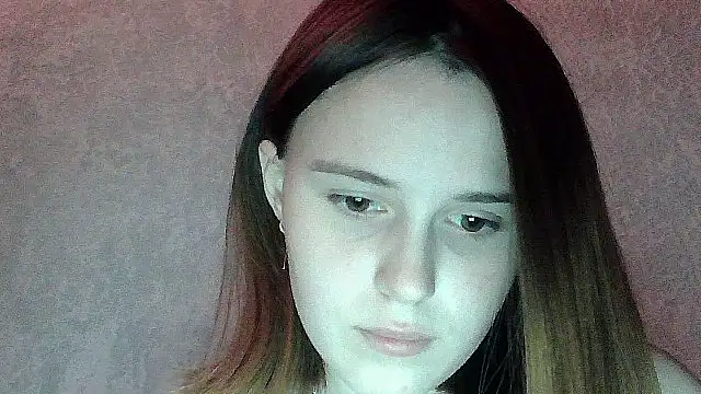 SweetLoraa online show from 10/31/25, 03:57