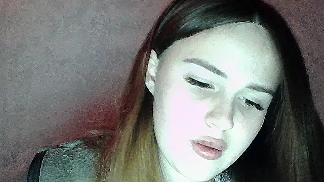 SweetLoraa online show from 05/13/26, 08:06