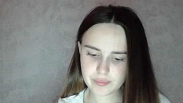 SweetLoraa online show from 06/05/26, 04:02