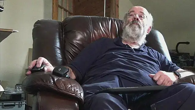 janzer13 online show from 11/12/25, 02:39