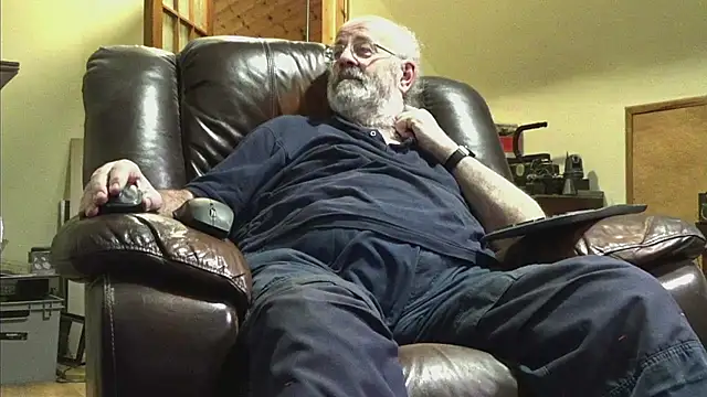 Snapshot of janzer13 chatting on 01/13/26, 06:02 janzer13 online show from 01/13/26, 06:02