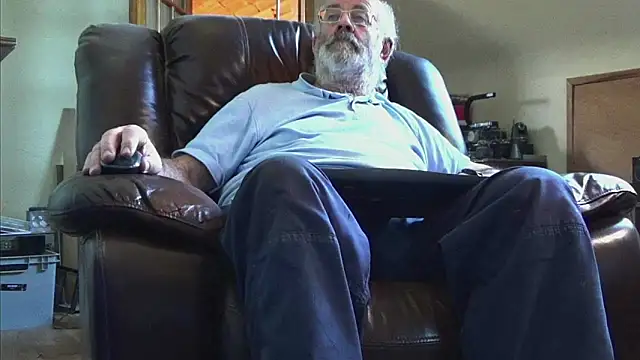 Snapshot of janzer13 chatting on 01/15/26, 02:10 janzer13 online show from 01/15/26, 02:10