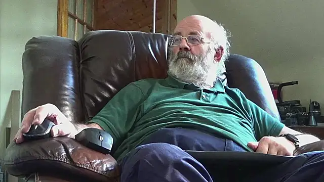 Snapshot of janzer13 chatting on 02/07/26, 02:21 janzer13 online show from 02/07/26, 02:21