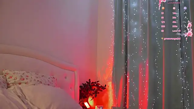 Snapshot of ambershoney chatting on 01/10/26, 02:13 ambershoney online show from 01/10/26, 02:13