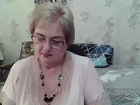 Snapshot of Renata62011 chatting on 06/19/26, 12:53 Renata62011 online show from 06/19/26, 12:53