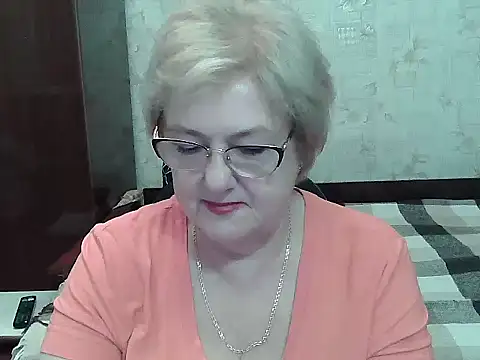 Snapshot of Renata62011 chatting on 07/17/26, 12:12 Renata62011 online show from 07/17/26, 12:12