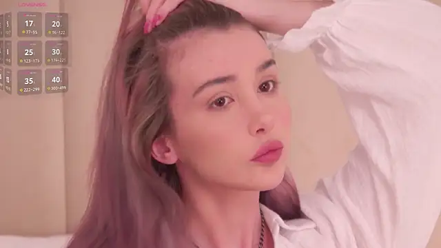 Nesolla online show from 11/28/25, 06:10