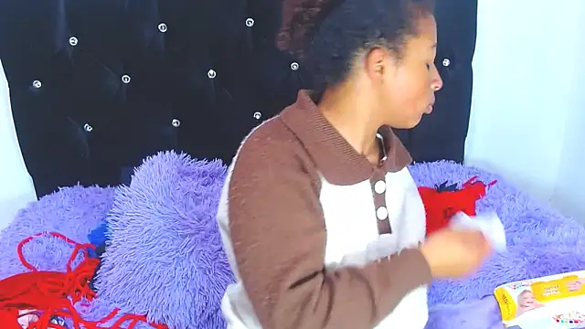 Snapshot of Gabi_Jhons_23 chatting on 12/23/25, 09:18 Gabi Jhons 23 online show from 12/23/25, 09:18