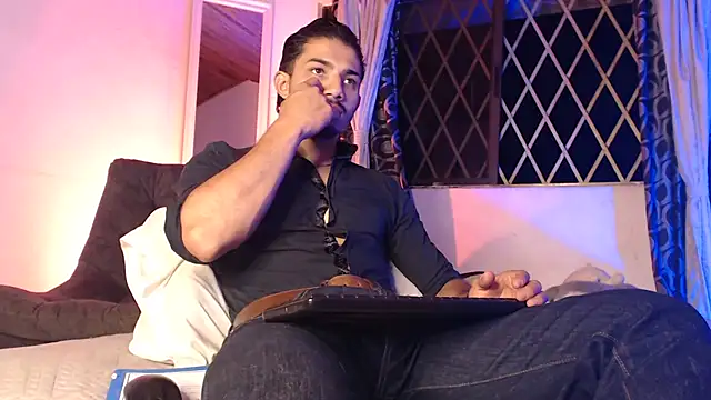 ArturoCardona  online show from 04/26/26, 01:36