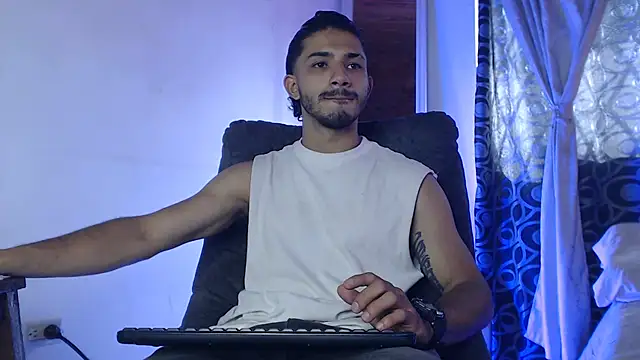 ArturoCardona  online show from 05/11/26, 01:39