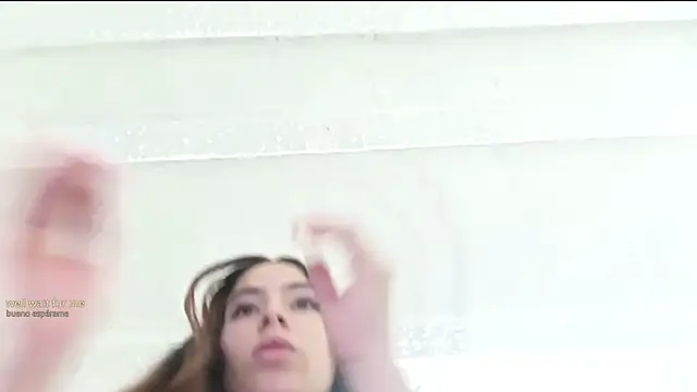 Snapshot of Aishelyng chatting on 11/18/25, 01:44 Aishelyng online show from 11/18/25, 01:44