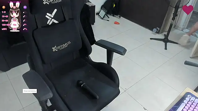 Snapshot of Aishelyng chatting on 02/04/26, 02:17 Aishelyng online show from 02/04/26, 02:17