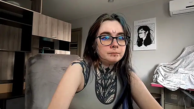 Snapshot of HighelikeGirl chatting on 11/08/25, 07:08 HighelikeGirl online show from 11/08/25, 07:08