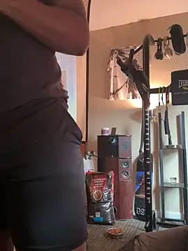 Snapshot of KeYBuMp323 chatting on 10/05/25, 04:05 KeYBuMp323 online show from 10/05/25, 04:05