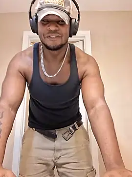 Snapshot of KeYBuMp323 chatting on 10/27/25, 02:54 KeYBuMp323 online show from 10/27/25, 02:54