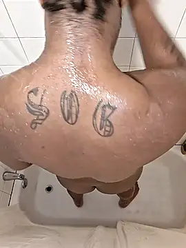 Snapshot of KeYBuMp323 chatting on 12/01/25, 05:01 KeYBuMp323 online show from 12/01/25, 05:01